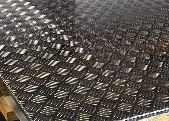 خرید صفحه آج آلومینیومی برجسته جلا 3003 6061 T6 8mm 6mm تولید آنلاین